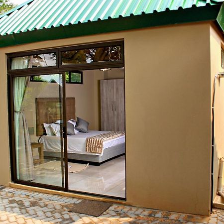 Zoe Bush Lodge Pretoria Ngoại thất bức ảnh