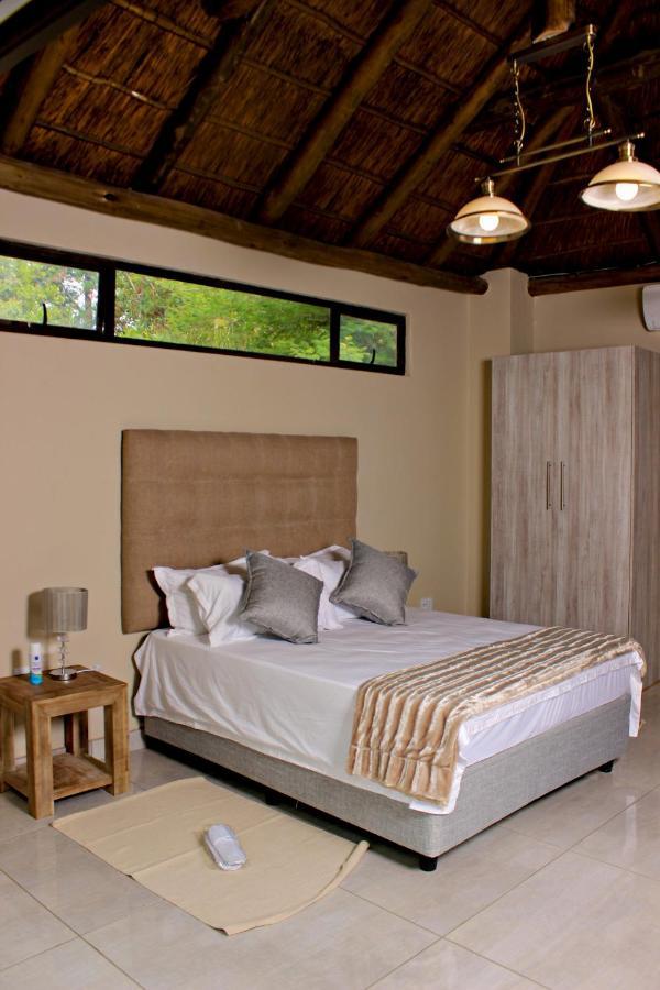 Zoe Bush Lodge Pretoria Ngoại thất bức ảnh